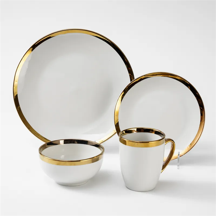 Set de tacâmuri din aur electroplate