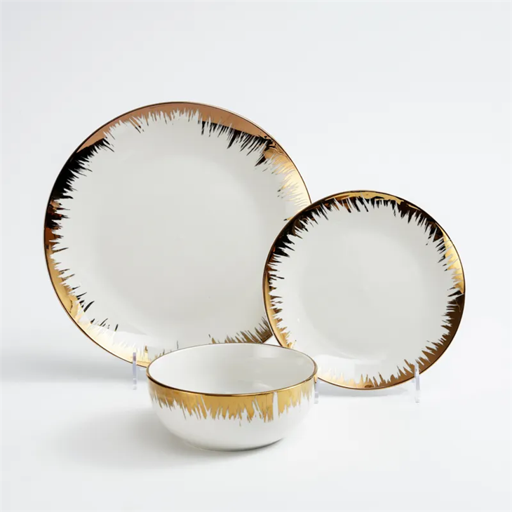 Set de tacâmuri din aur electroplate 1