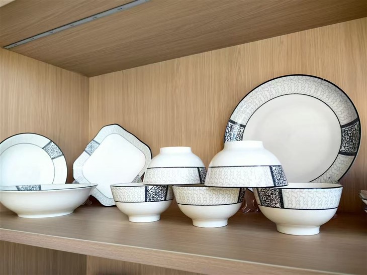 High Quanlity Beautiful Ceramic Tableware Set