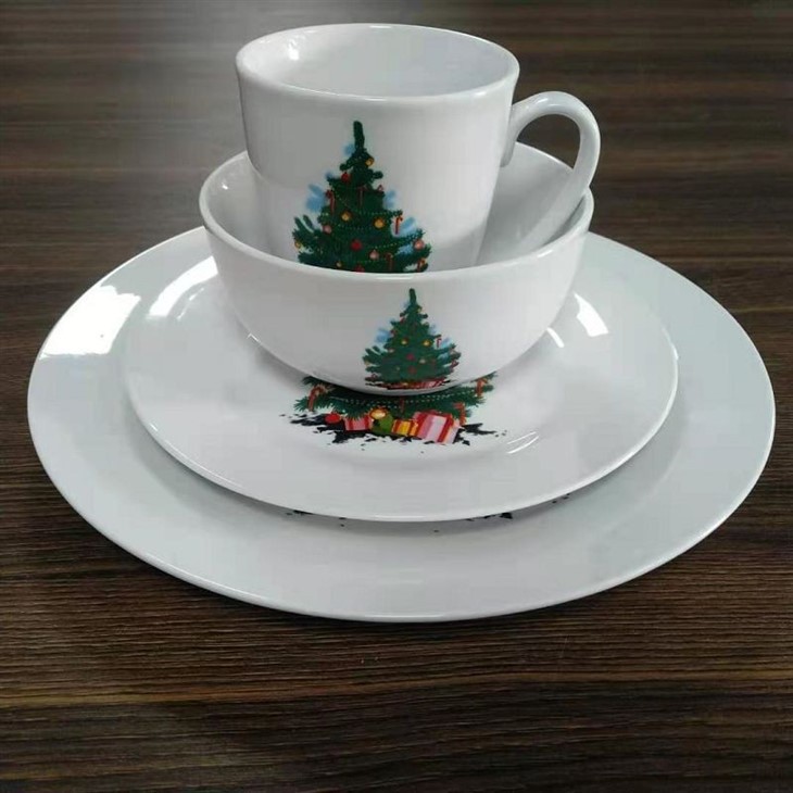 Set veselă de Crăciun din ceramică