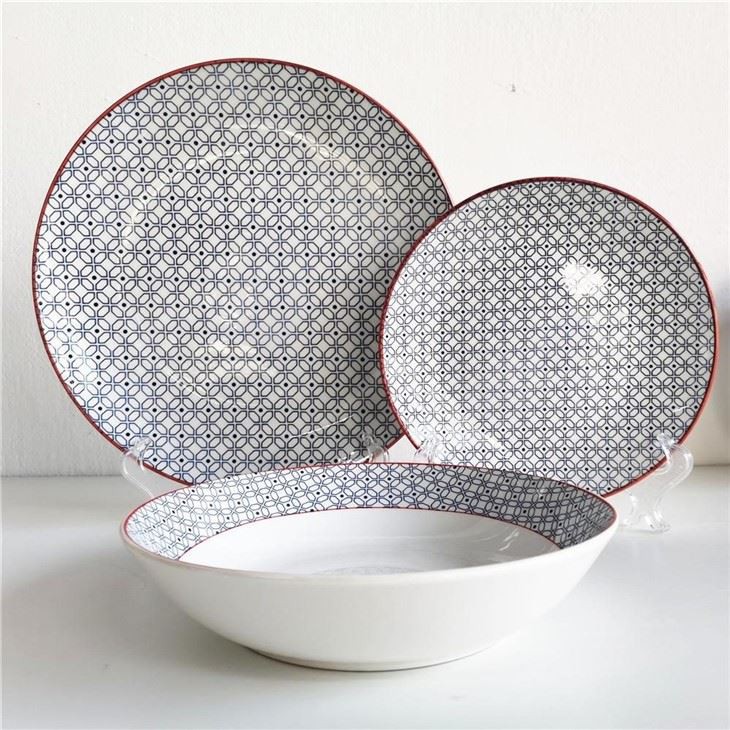 18 Pieces Ceramic Dinnerware